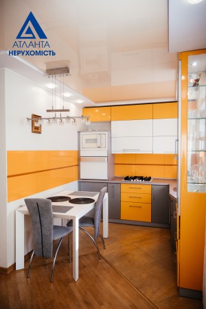 Грушевського, 26 (г. Луцк) - Продається квартира, 59000 $ - АФНУ