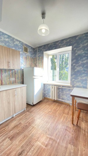 пр. Гагарина Юрия, 9 (г. Киев, Днепровский район) - Продається квартира, 35000 $ - АФНУ